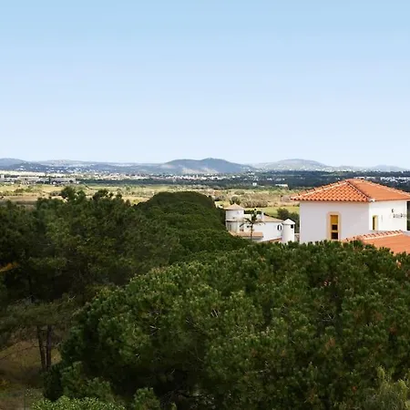 Seaside Serenity Beachside Apartment Albufeira