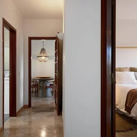 Seaside Serenity Beachside Apartment *
