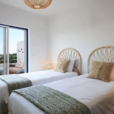 Seaside Serenity Beachside Apartment *