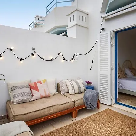 Seaside Serenity Beachside Apartment *