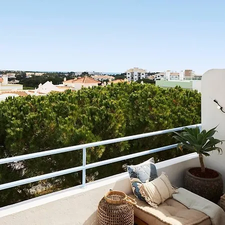 Seaside Serenity Beachside Apartment Albufeira
