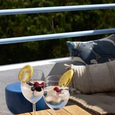 Seaside Serenity Beachside Apartment *