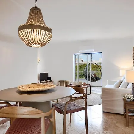 Seaside Serenity Beachside Apartment Albufeira