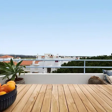 Seaside Serenity Beachside Apartment Albufeira